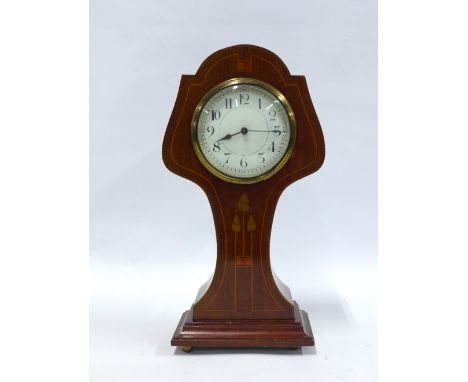 Early 20th century marquetry inlaid mantle clock, 29cm 