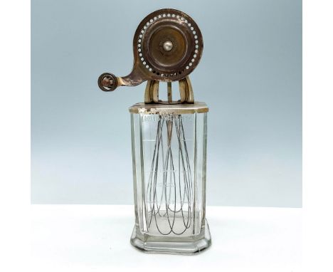 Vintage New Keystone Culinary Utilities jar. The lid is inscribed with The New Keystone Beater Culinary Utilities Co. New Yor