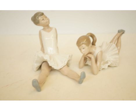 2x Nao figures ballerinas