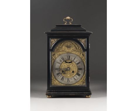 FRÄNKISCHE STOCKUHR Deutsch, um 1750 Holz, ebonisiert, Glas, Bronze, Metall, Stahl. 39 x 25 x 16 cm. Auf gedrückten Bronzefüß