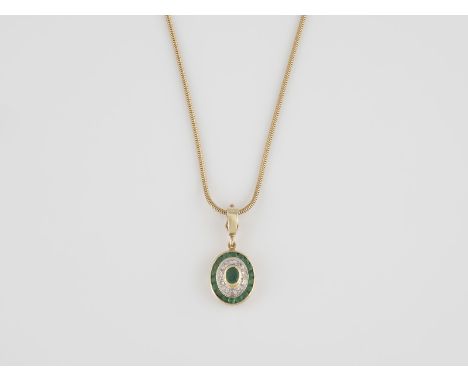 ANHÄNGER MIT KETTE Gelbgold, Weißgold. Anhänger L. 2,4 cm, Kette L. 40,5 cm. Gest. und geprüft 14 K (585), Ges.-Gew. zus. ca.