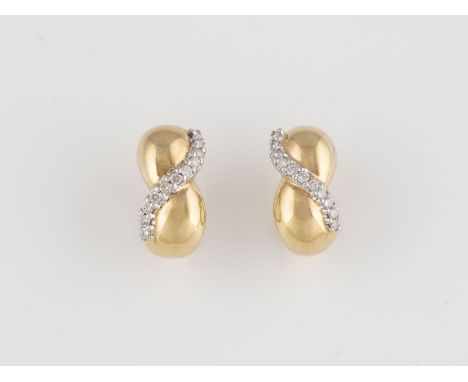PAAR OHRSTECKER Gelbgold, Weißgold. L. 1,7 cm, Ges.-Gew. ca. 7,2 g. Geprüft 14 K. Zusammen 22 Brillanten, zus. ca. 0,22 ct.