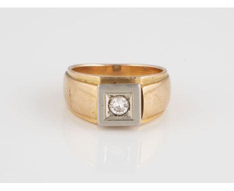 RING Gelbgold, Weißgold. Ringmaß ca. 55,5, Ges.-Gew. ca. 11,2 g. Gest. 750, italienische Punzierung für Provinz Varese (vor 1