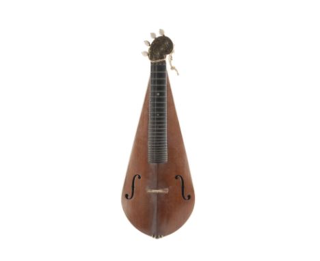VIOLINETT (STREICHZITHER) JOHANNES PUGH Hamburg-Altona, um 1920 Zweiteilige, pyramidenförmige Fichtenholzdecke und geflachter