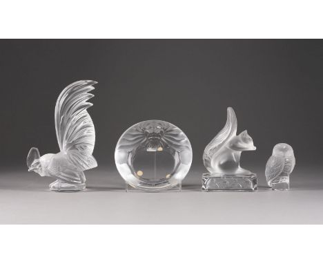 LALIQUEVIER GLASOBJEKTE MIT TIERDARSTELLUNGEN Frankreich, 2. Hälfte 20. Jh. Farbloses Pressglas, teilweise satiniert. 14,5x3,