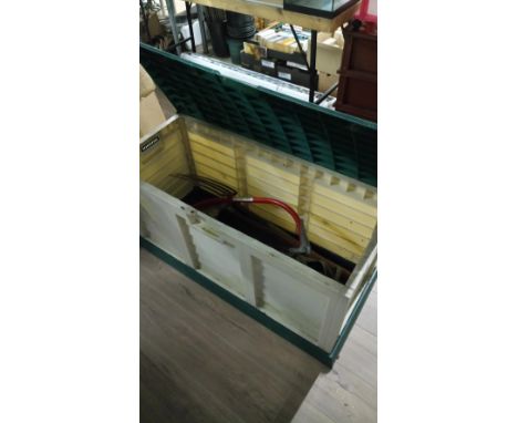 PLASTIC GARDEN CONTAINER & CONTENTS INCLUDING TOOLS