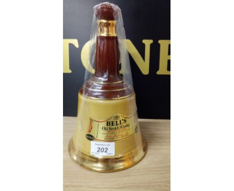 BELLS WHISKEY DECANTER ' OLD SCOTCH WHISKEY ' (FULL)