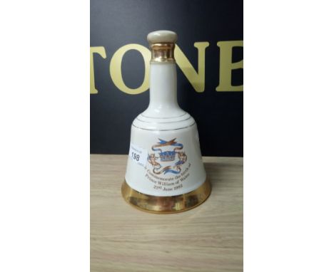 BELLS WHISKEY DECANTER ' BIRTH OF PRINCE WILLIAM ' 1982 (FULL )