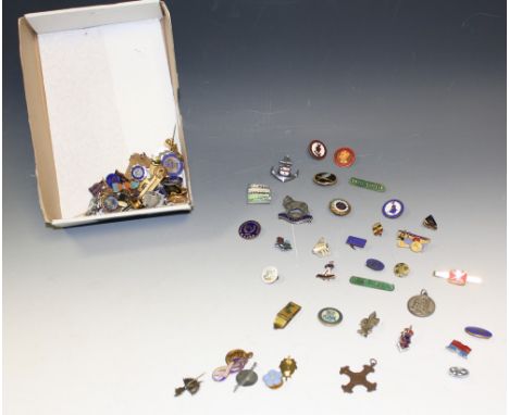 Badges - a collection of enamel badges, various, including BOAC, The English Shetland Sheepdog Club, Lincoln City Football Cl