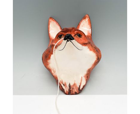 Charming vintage ceramic fox head string holder, crafted by Babbacombe Pottery in England. This hand-painted piece features a