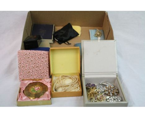 Box of mixed vintage Silver &amp; vintage Costume Jewellery etc to include necklaces, brroches &amp; Compacts