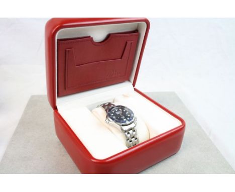 Boxed gents mid size Omega Seamaster professional chronometer wristwatch automatic with papers, stainless steel with blue ena