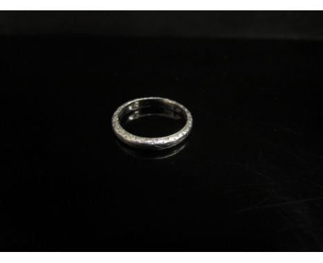 A Platinum band. Size K/L, 4.5g 