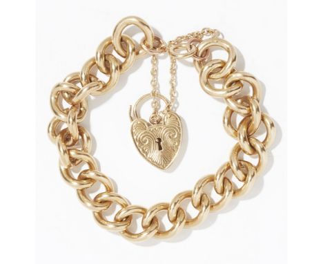 A 9ct gold curb link braceletcomposed of curb links, to a padlock clasp,Length: 21cm, gross weight: 64g