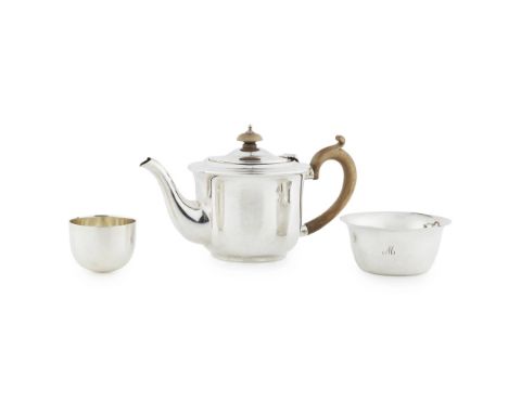 A modern teapot and sugar bowlBrook &amp; Sons, Sheffield 1931 retailed in Edinburgh, all of tapered circular form, flared ri