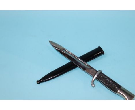 A German 2nd world war dress bayonet (blade length 198mm (19.8cm) approx.)