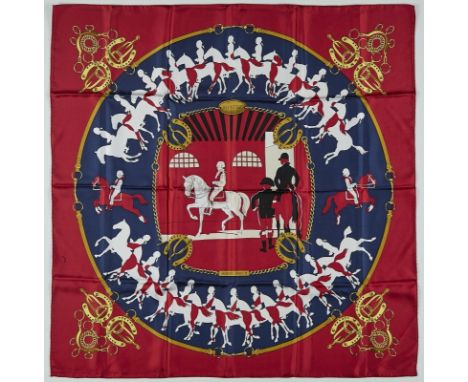 Carré "Manège",Hermès Ende 20. Jh. Seide. Rot/ Blau. Barocke Stall-Szene, gerahmt v. sich überlagernden Reiter-Silhouetten u.