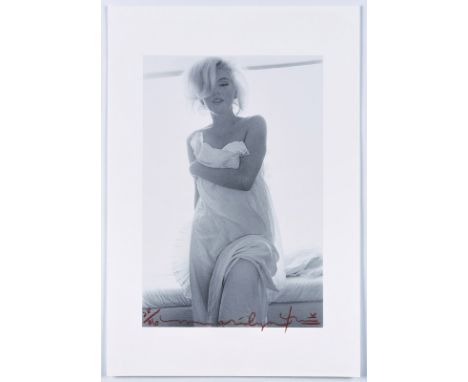 Fotoprint/PigmentdruckBert Stern 1929 Brooklyn - 2013 Manhattan "Marilyn Toga " um 1962 u. re. sign. Stern Exemplar 28/36, 35