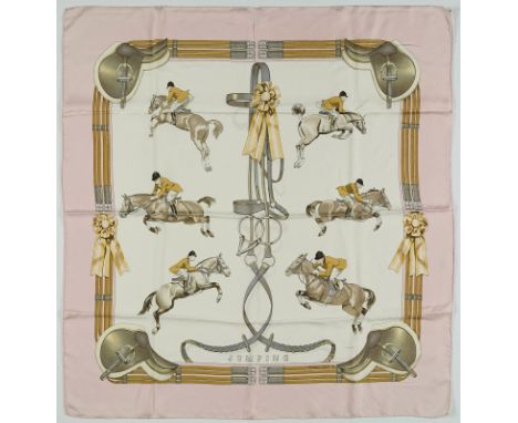 Carré "Jumping", Hermès 2. Hälfte 20. Jh.Seide. Pastell-rosé. Versch. Reiter im Sprung, getrennt v. schattiertem Zaumzeug, ge