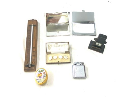 Tray of collectable items includes thermometer, desk calendars mother of pearl cufflinks etc 