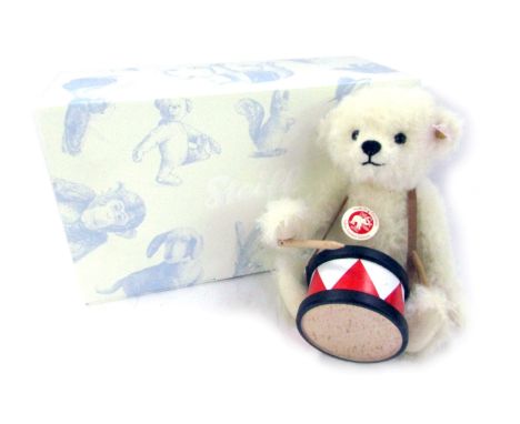 A Steiff Lukas teddy bear, for 2014, limited edition number 661/1500, with label, tag and box, 22cm high. 