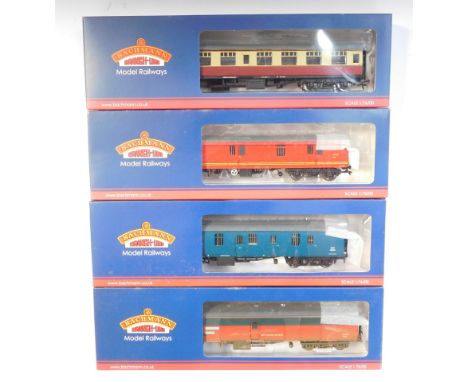 Bachmann Branchline OO gauge coaches, comprising 39-187 MkI BG full brake coach, BR blue livery, 39-275, BR MkI NJX red, 39-0