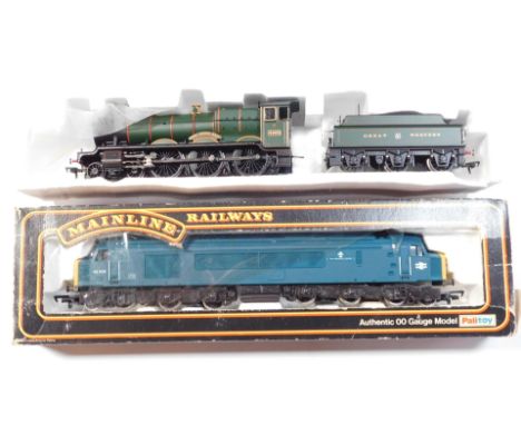 A Bachmann OO gauge Hall Class locomotive Rood Ashton Hall, 4965, GW lined green livery, 4-6-0, boxed, and a Mainline Railway