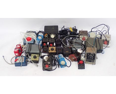 Hornby Tri-ang and other power controller units, including H&amp;M Clipper, Tri-ang RP14 power controller, Lima models transf
