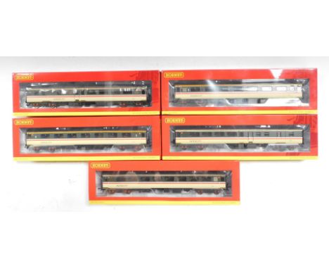 Hornby OO gauge coaches, including R4921A BR mark 2F brake second open Intercity Executive 9525, R4617A BR Executive mark 2E 
