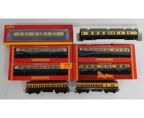 Hornby, Bachmann and Tri-ang OO gauge coaches, including R4642A BR Mk1 Parcels coach, R456 GWR coach composite, R457 GWR brak