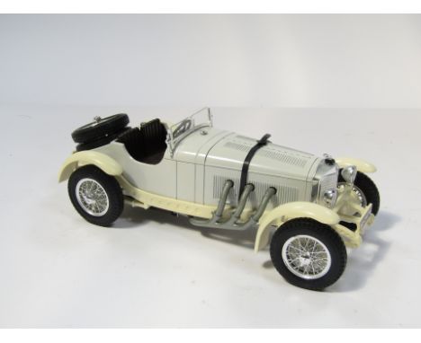 A Burago 1:18 scale Mercedes Benz SSKL 1931.