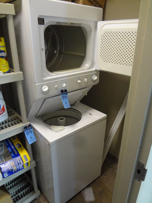 FRIGIDARE TOP AND BOTTOM WASHER / DRYER