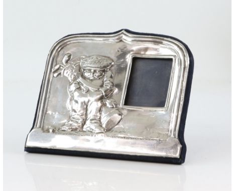 Modern silver photo frame with golfer or golf caddy decoration,  by JB Ltd, London 1994, 17.5 cm wide         