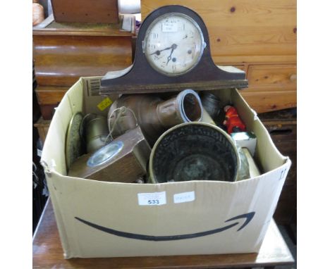 BOX OF COLLECTABLES, BRASSWARE, MANTEL CLOCK ETC