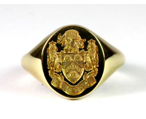 Heavy hallmarked 18ct gold seal ring. M. Approx 13.5 grams. Please note this lot is a credit card reclaim item and is sold wi