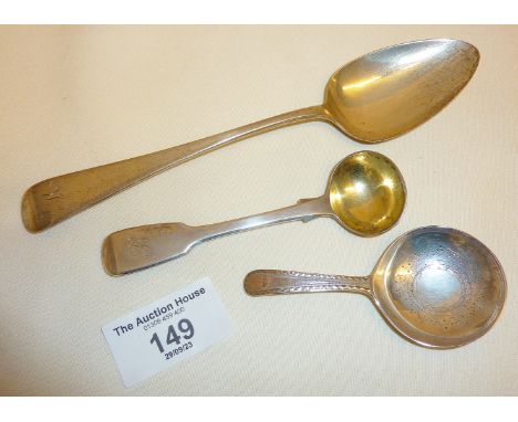 Georgian finely engraved silver tea caddy spoon hallmarked for 1803, maker Thomas Wallis II, together with a Georgian silver 