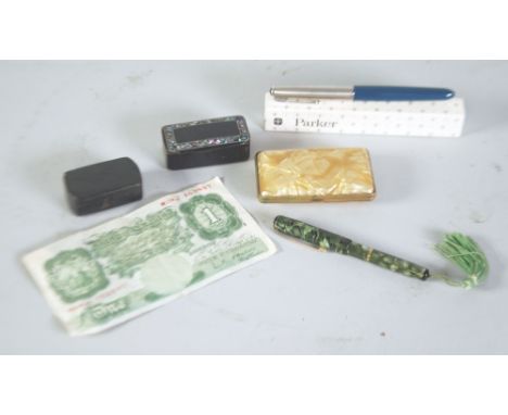 VICTORIAN BLACK PAPIER MACHE SNUFF BOX, oblong with metal lined border of mother o' pearl pieces, 2 1/2" (6.3cm) wide, PLAIN 