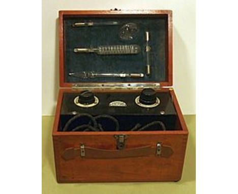 'ROGER'S VITALATOR'.  HM 6676.  HIGH FREQUENCY APPARATUS, alternating current up to 250 volts. Voltage selection switch and '