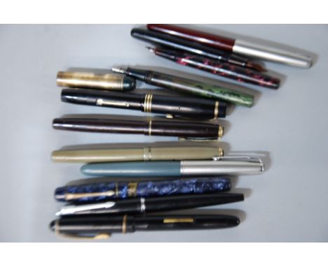 DE LA RUE AND CO., LONDON 'ONOTO-MAGNA' LEVER FILL FOUNTAIN PEN, black with engine turned decoration and gilt metal fittings 