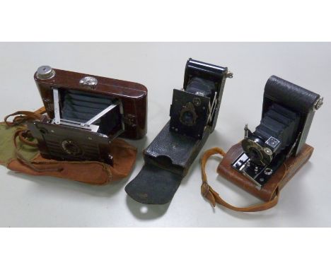 KODAK LTD NO 2 HAWKETTE BELLOWS FOLDING ROLL FILM CAMERA in mottled brown bakelite case impressed 'use Kodak film No 120' in 