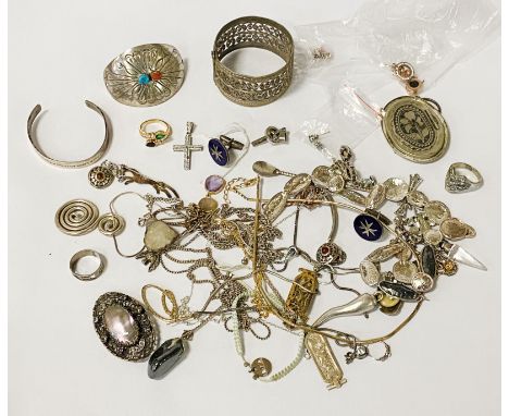 QTY OF SILVER INCL. EARRINGS, BANGLE ETC