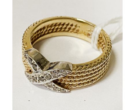 18CT GOLD &amp; DIAMOND RING - SIZE O - 6.5 GRAMS APPROX