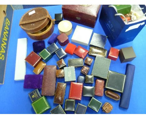 A collection of antique, vintage and modern Jewellery Boxes (a lot)