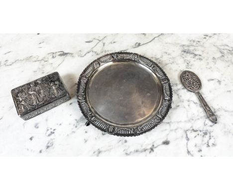 A SILVER CIRCULAR WAITER, Thomas Bradbury and Sons, London 1896 with pierced cast festoon and mask border on three feet, appr