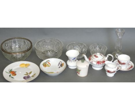 A Myotts Everglade pattern part dinner service, together with Royal Worcester Evesham pattern over-to-table ware, Paragon tea