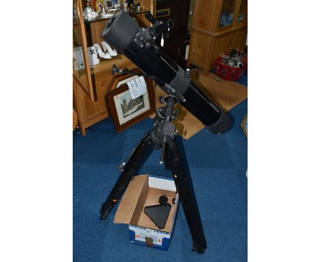 A TASCO NEWTONIAN TELESCOPE, diameter 114mm f/9, with tripod and equatorial mount (1 + box) (Condition Report: mostly complet