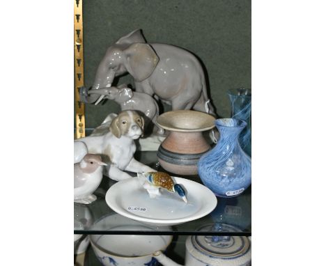 A GROUP OF CERAMICS AND GLASS, to include Lladro 'Two Elephants' no 1151, designed by Fulgencio Garcia, issued 1971-2000 (mot