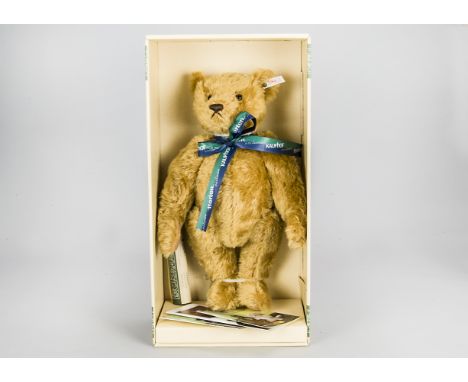 A Steiff limited edition Teddybar Theo Messing 43, 892 of 1946 exclusive for Kaufhof and Horten, Germany, in original box wit