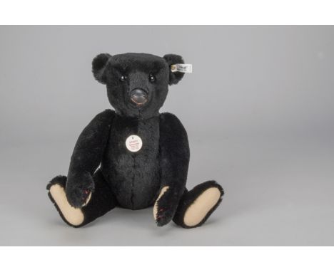 A Steiff limited edition Black Bear of 1907, 3342 of 4000, in original box with plastic lid and certificate, 1988/89