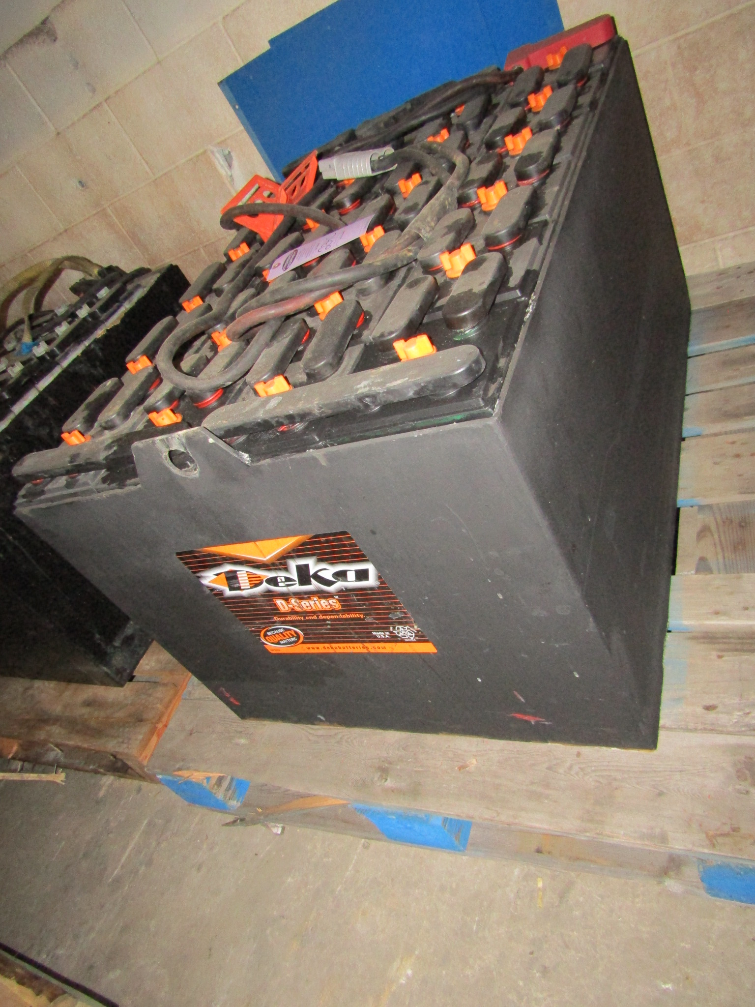 Mint 2014 DEKA 48V Forklift Battery DSeries Unit